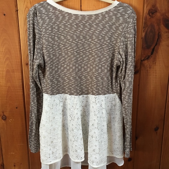 Anthropologie Clu + Willoughby Top - Picture 4 of 6